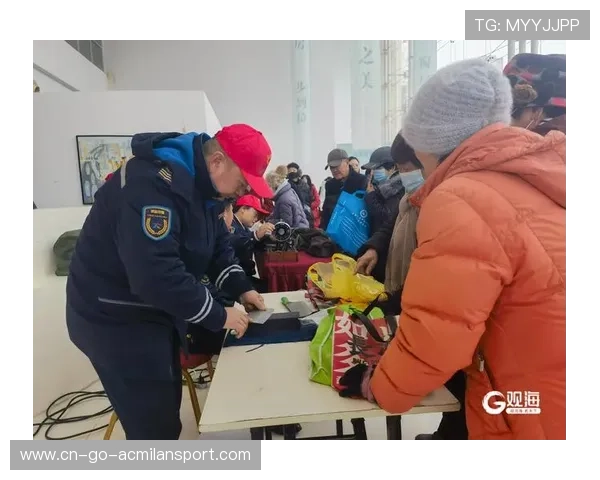 海港暖心举动获赞:港口工作者展现人文关怀,传递温暖力量