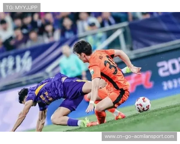 云南玉昆中场抢断干脆，随后的推进极具观赏性