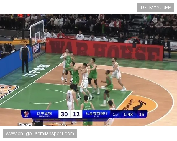 CBA 新星怒砸篮球！情绪失控被队友劝阻